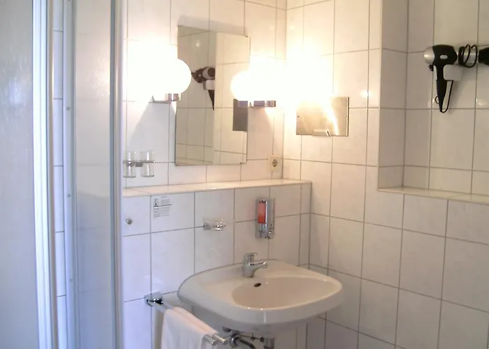 מלון Mucha Ohg Sembziner Hof